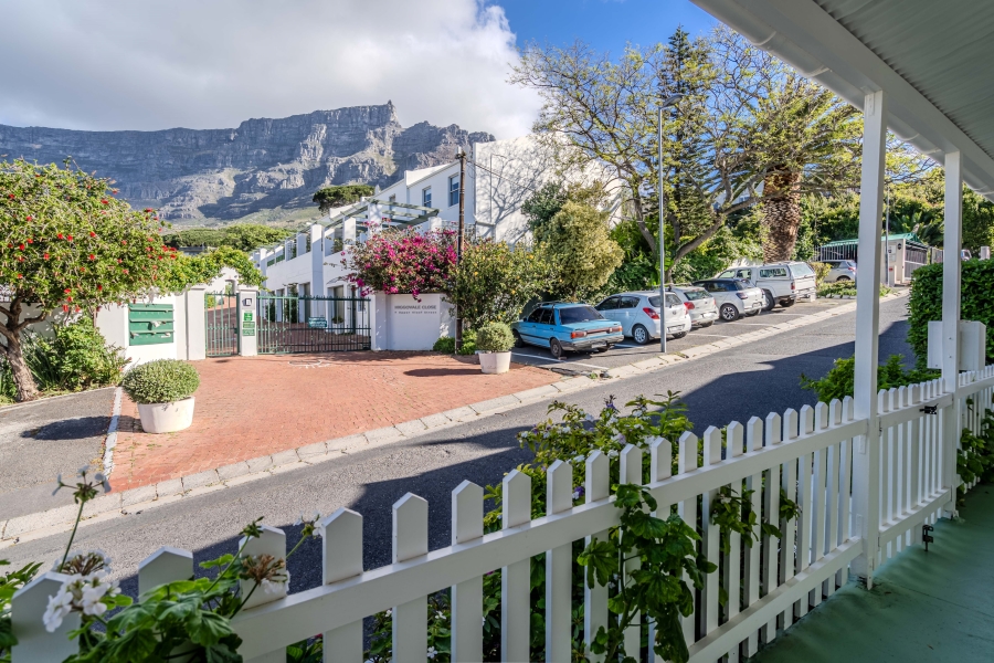 2 Bedroom Property for Sale in Oranjezicht Western Cape
